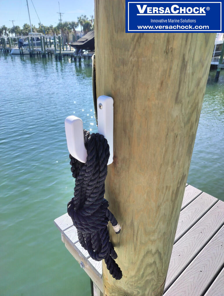 DOCK LINE HOOK MOUNTED TO PILING